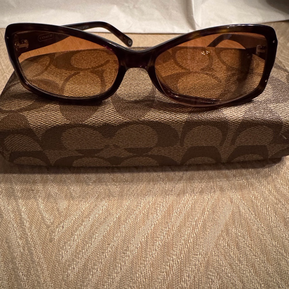 Coach brown sunglasses with case